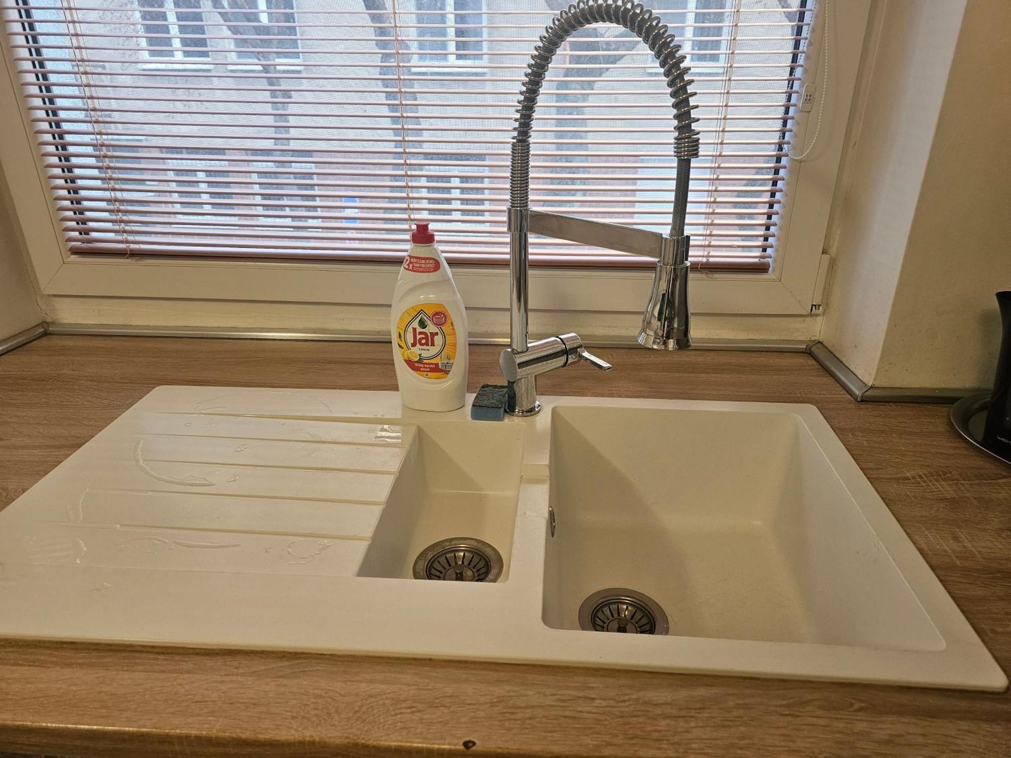 Huge Apartment Next To Train Station Close To The City Center ブラチスラヴァ エクステリア 写真