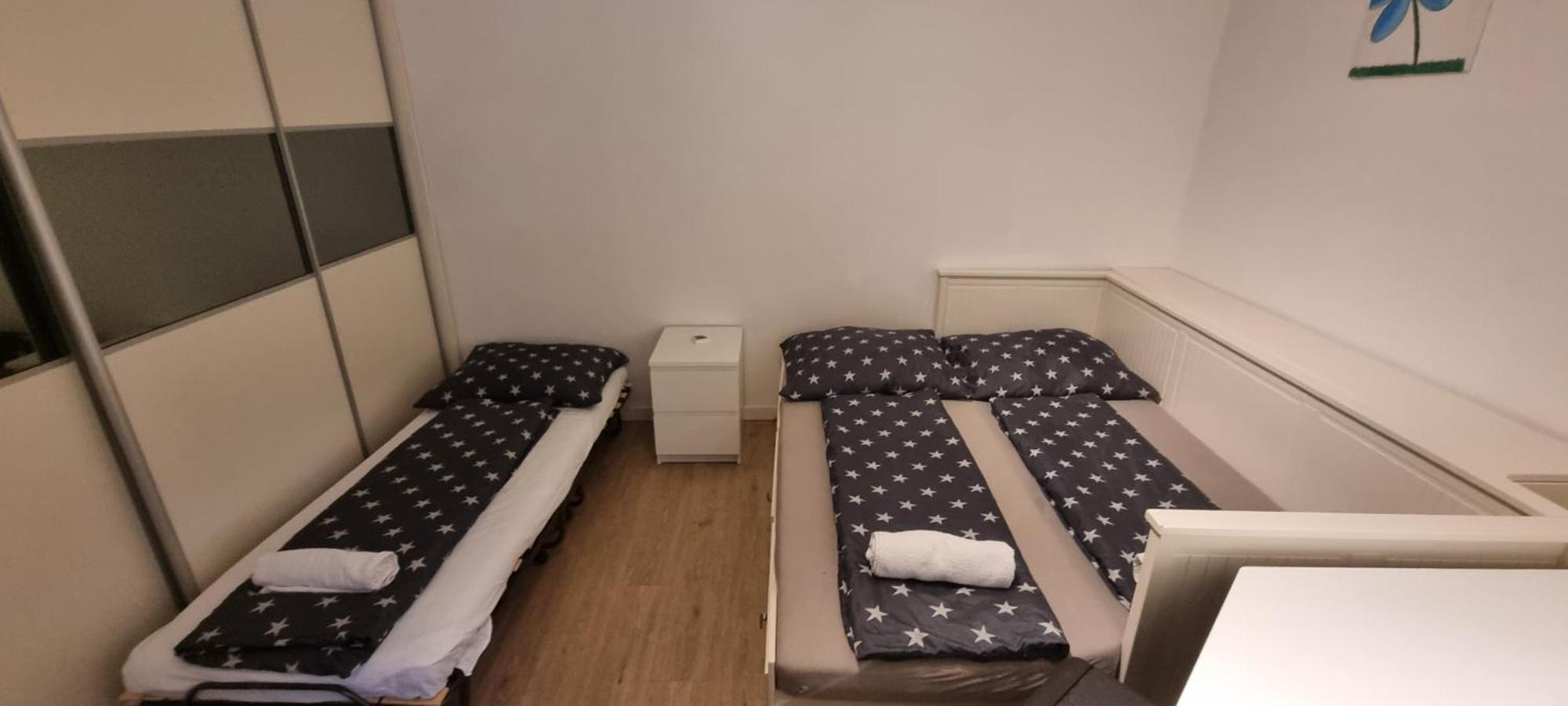 Huge Apartment Next To Train Station Close To The City Center ブラチスラヴァ エクステリア 写真