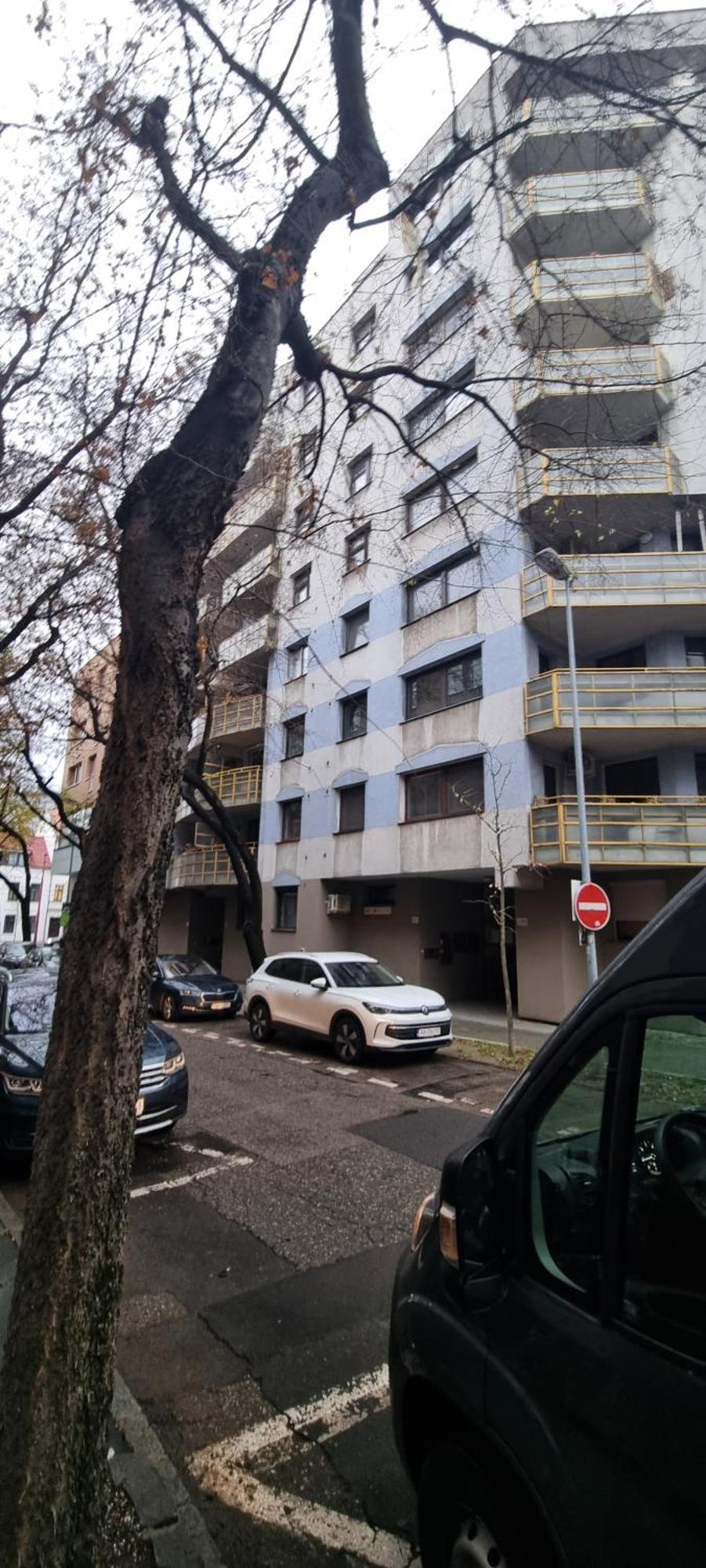 Huge Apartment Next To Train Station Close To The City Center ブラチスラヴァ エクステリア 写真