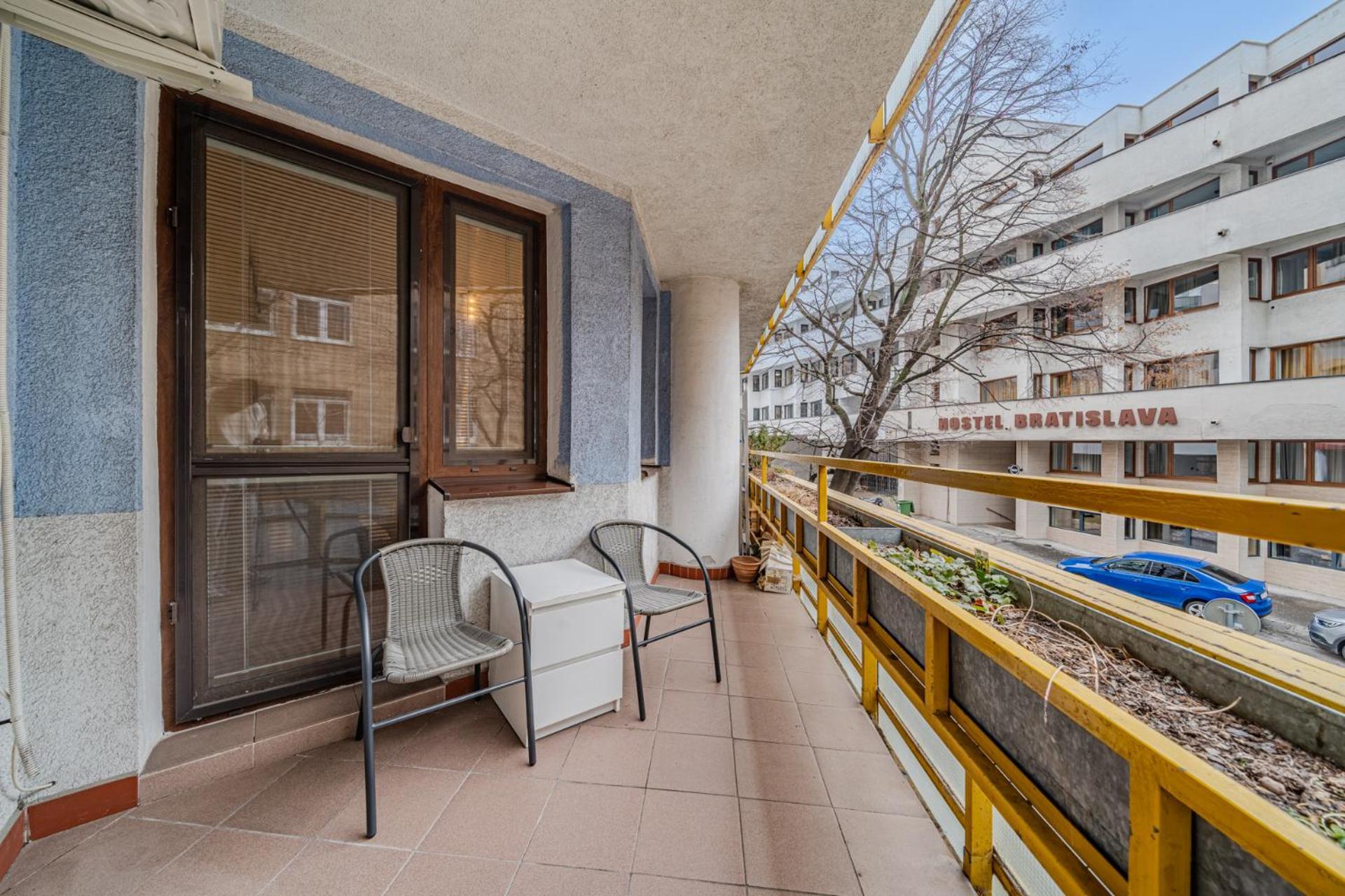 Huge Apartment Next To Train Station Close To The City Center ブラチスラヴァ エクステリア 写真